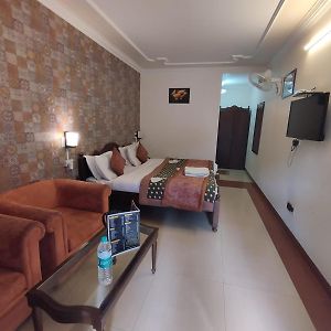 Hotel Aroma Nainital In House Parking